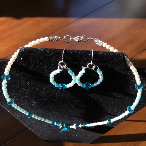 Hand Crafted Beaded Beautiful Necklace & Earring Set - Picture 2 of 4